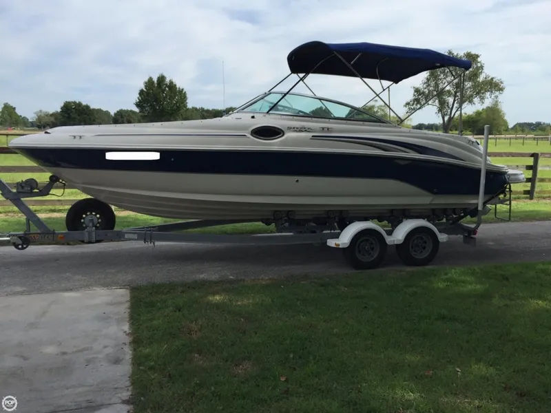 Slide: The Image of Sea Ray 240 SUNDECK 2004 - 2