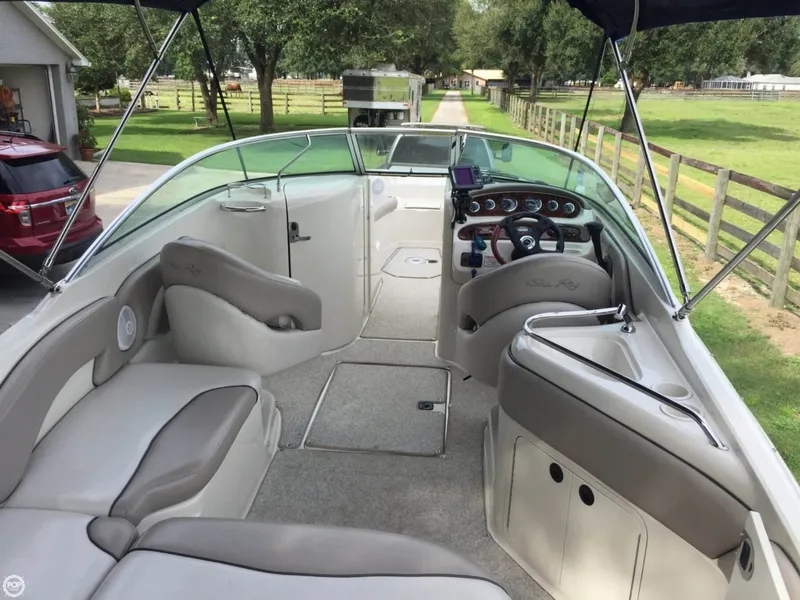 Slide: The Image of Sea Ray 240 SUNDECK 2004 - 6