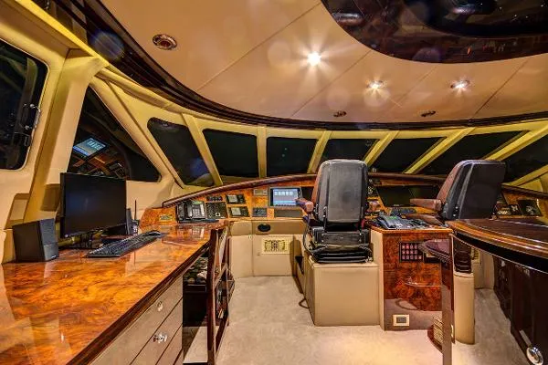 Slide: The Image of Norship Flybridge Motor Yacht 1994 - 1