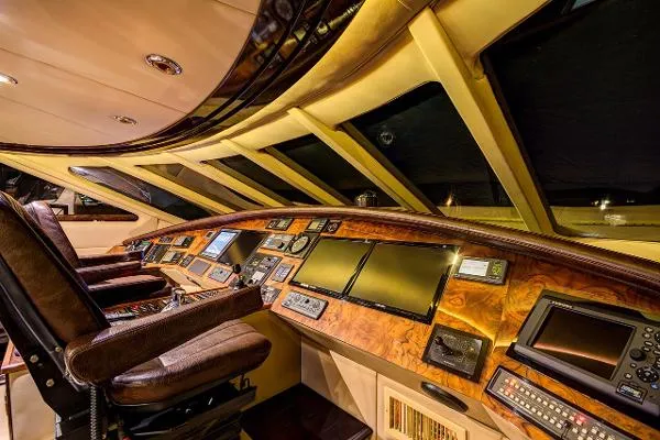 Slide: The Image of Norship Flybridge Motor Yacht 1994 - 3