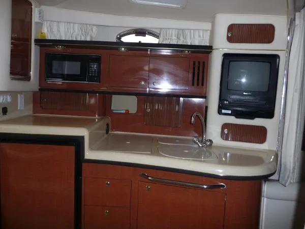 Slide: The Image of Sea Ray 34 SunDancer 2002 - 10