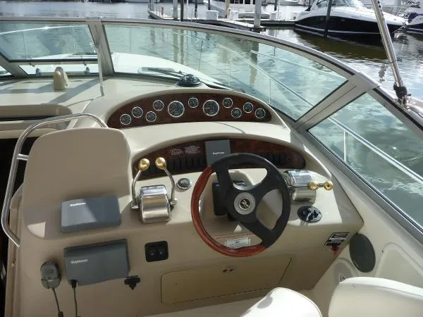 Slide: The Image of Sea Ray 34 SunDancer 2002 - 3