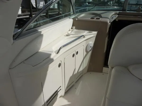 Slide: The Image of Sea Ray 34 SunDancer 2002 - 7