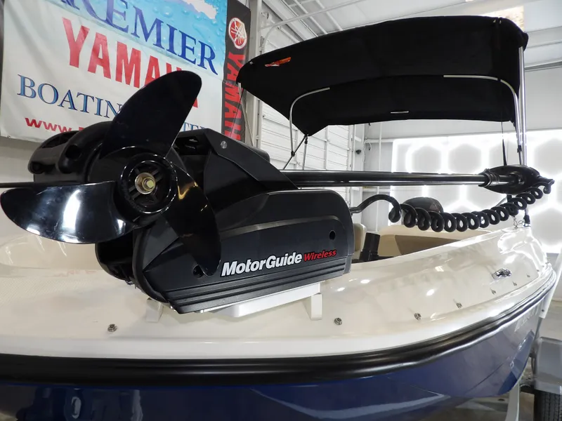 Slide: The Image of Bayliner Element 16 2017 - 12