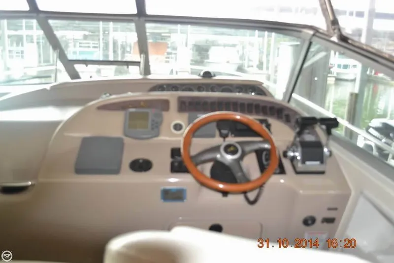Slide: The Image of Sea Ray 310 Sundancer 1998 - 4