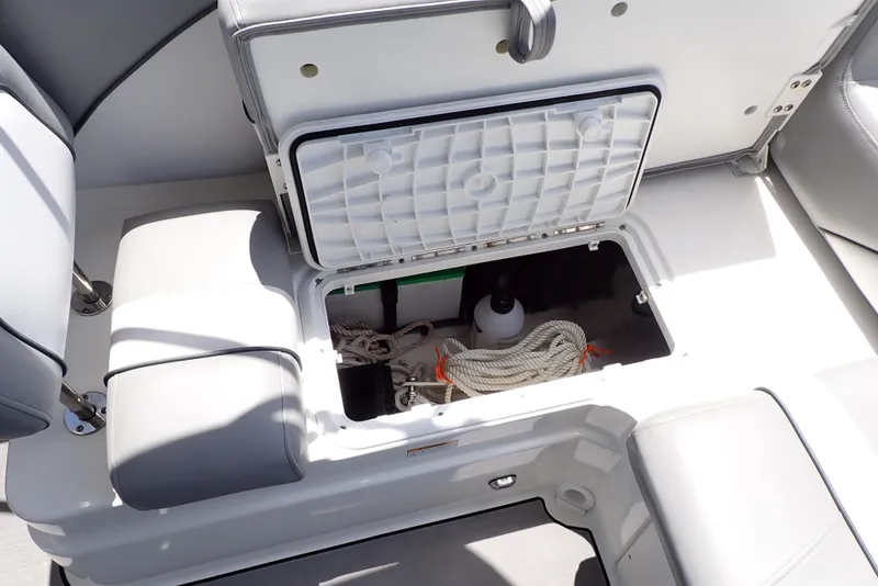 Slide: The Image of NauticStar 223 DC 2021 - 51