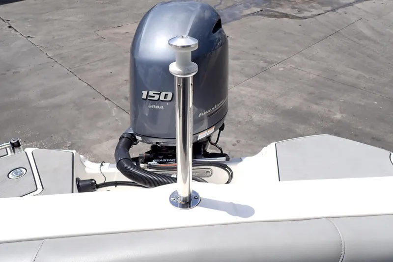 Slide: The Image of NauticStar 223 DC 2021 - 57