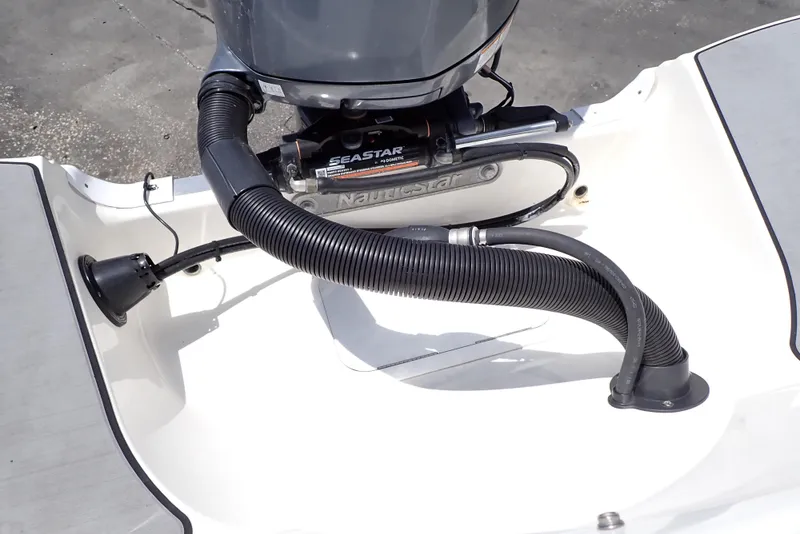 Slide: The Image of NauticStar 223 DC 2021 - 58