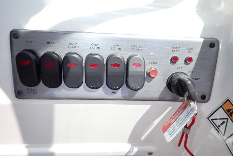 Slide: The Image of NauticStar 223 DC 2021 - 60