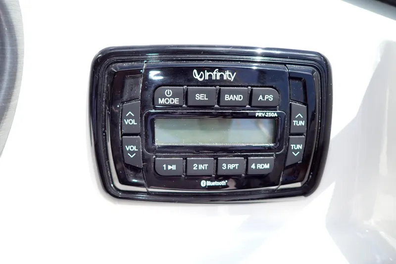 Slide: The Image of NauticStar 223 DC 2021 - 61