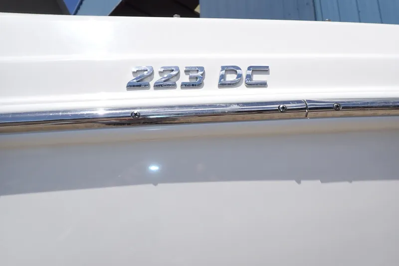 Slide: The Image of NauticStar 223 DC 2021 - 80