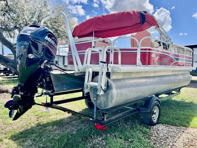 Slide: The Image of Sun Tracker Party Barge 20DLX 2015 - 4