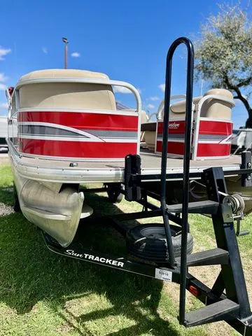 Slide: The Image of Sun Tracker Party Barge 20DLX 2015 - 6