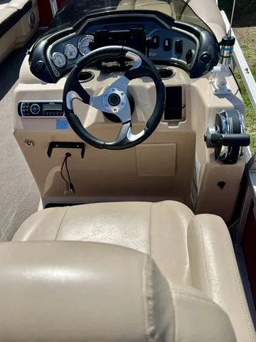 Slide: The Image of Sun Tracker Party Barge 20DLX 2015 - 9