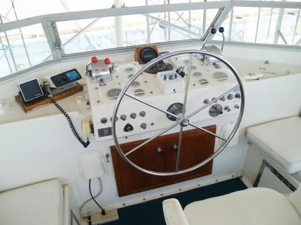 Slide: The Image of Hatteras Yachtfish 1975 - 7