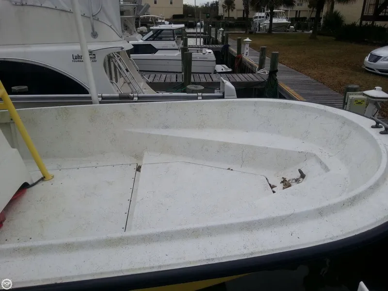 Slide: The Image of Boston Whaler 18 Outrage 1988 - 9