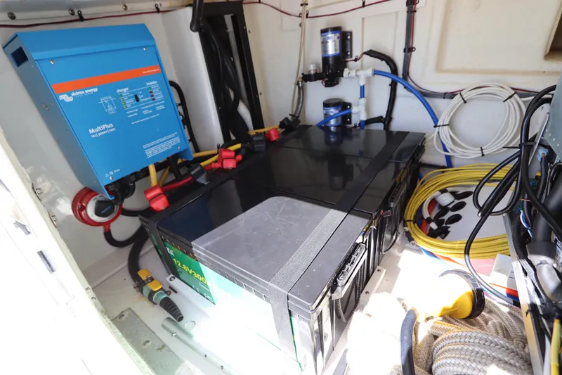 Slide: The Image of Electrical system of 2008 Glacier Bay 3080 Coastal Runner with batteries and inverter. - 23