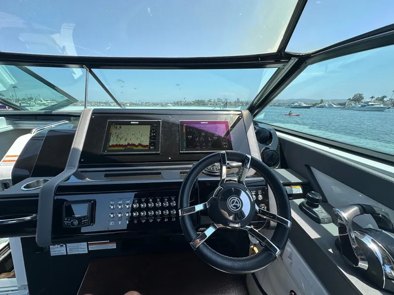 Slide: The Image of Cruisers 38 GLS 2021 - 14