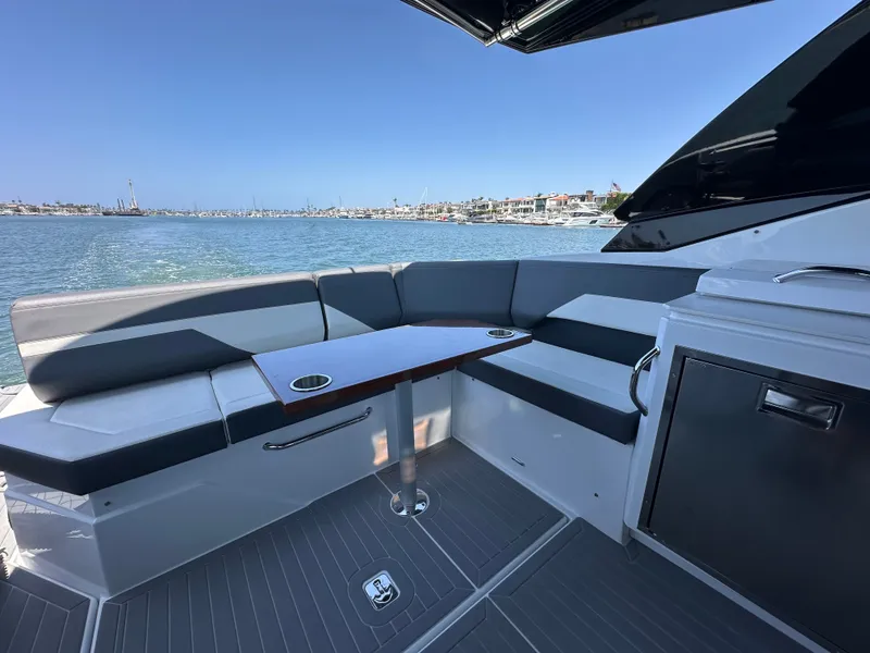 Slide: The Image of Cruisers 38 GLS 2021 - 11