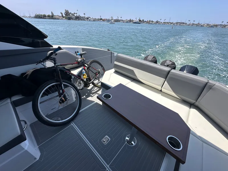 Slide: The Image of Cruisers 38 GLS 2021 - 17