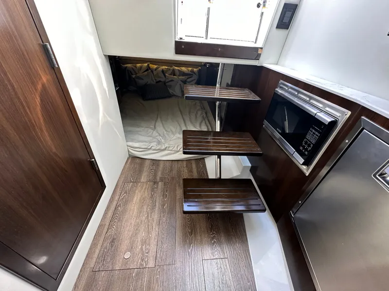 Slide: The Image of Cruisers Yachts 38 GLS 2021 - 42