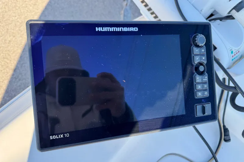 Slide: The Image of Humminbird Solix 10 fish finder on 2006 NauticStar 2200 NauticBay boat. - 16