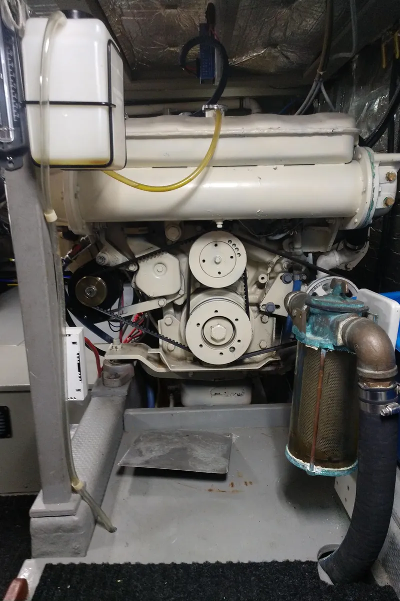 Slide: The Image of Tollycraft 43 Motor Yacht 1981 - 70