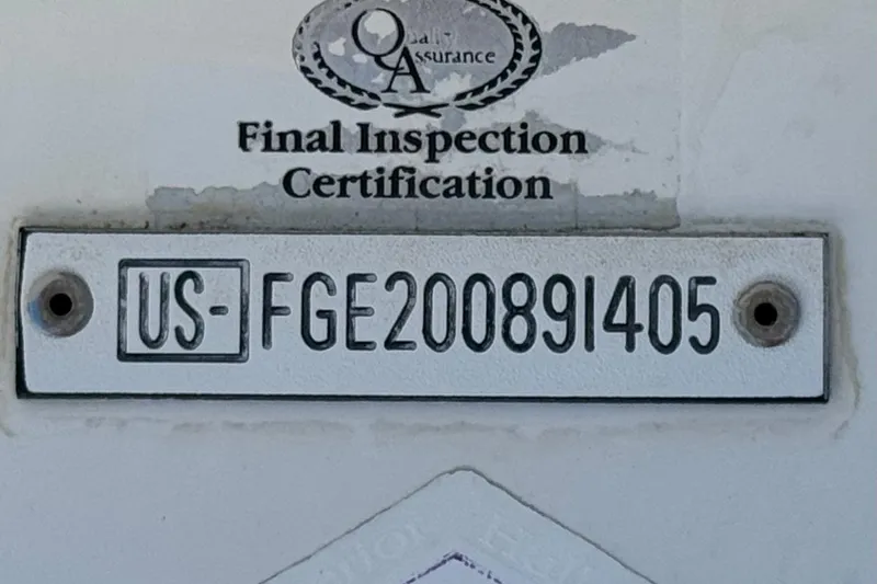 Slide: The Image of Final inspection certification plate on 2005 Cobalt 200, serial number US-FGE200891405. - 29