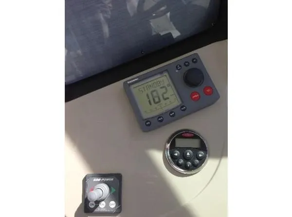 Slide: The Image of Sea Ray 380 Sundancer 2007 - 9
