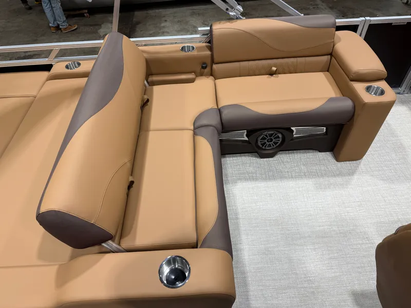 Slide: The Image of Tahoe LTZ 2385 Swingback (VRL) & Honda 4-Stroke EFI 2026 - 17