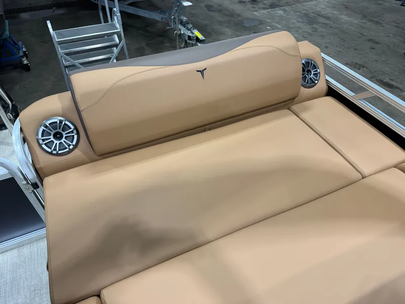 Slide: The Image of Tahoe LTZ 2385 Swingback (VRL) & Honda 4-Stroke EFI 2026 - 23