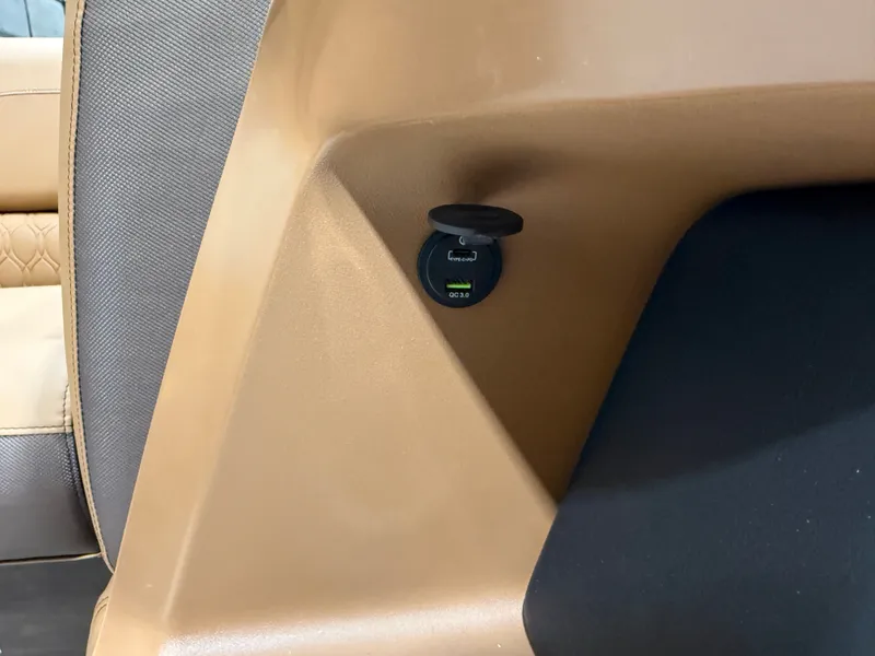 Slide: The Image of Tahoe LTZ 2385 Swingback (VRL) & Honda 4-Stroke EFI 2026 - 31