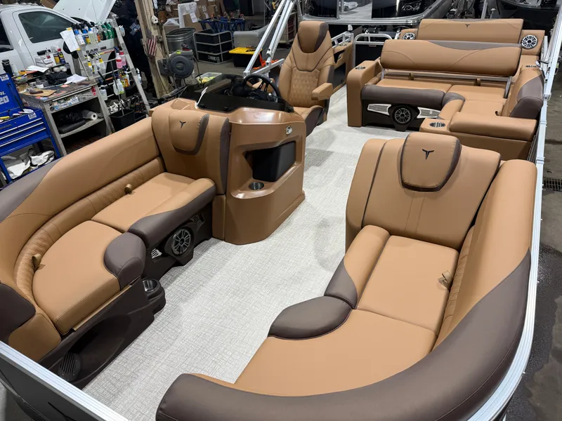 Slide: The Image of Tahoe LTZ 2385 Swingback (VRL) & Honda 4-Stroke EFI 2026 - 32