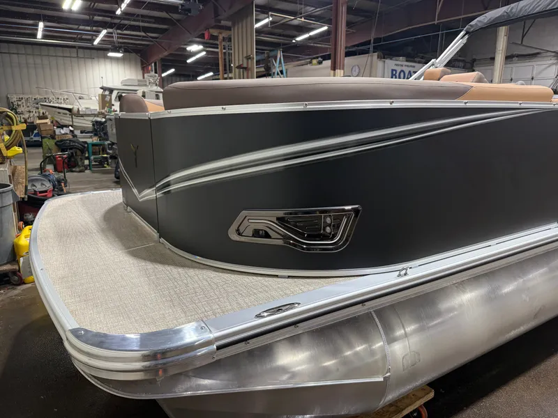 Slide: The Image of Tahoe LTZ 2385 Swingback (VRL) & Honda 4-Stroke EFI 2026 - 37