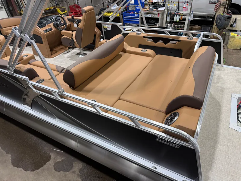 Slide: The Image of Tahoe LTZ 2385 Swingback (VRL) & Honda 4-Stroke EFI 2026 - 4