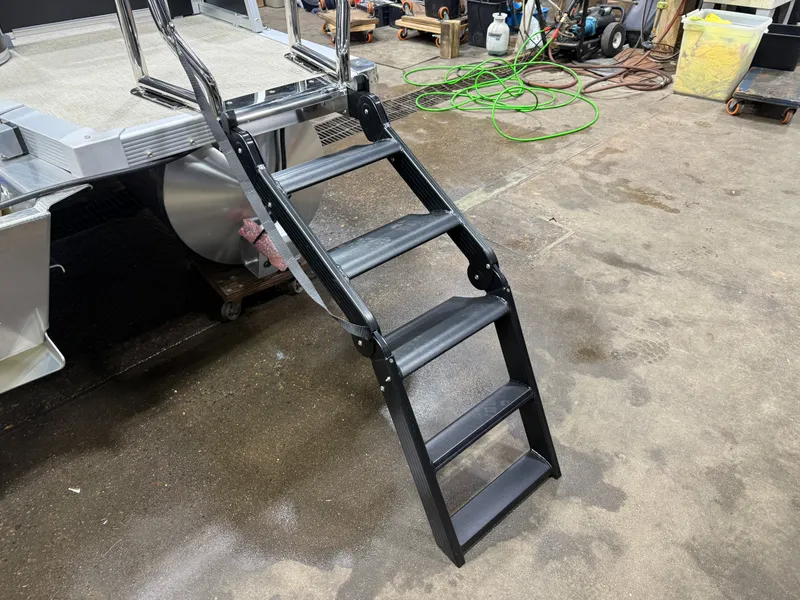 Slide: The Image of Tahoe LTZ 2385 Swingback (VRL) & Honda 4-Stroke EFI 2026 - 45