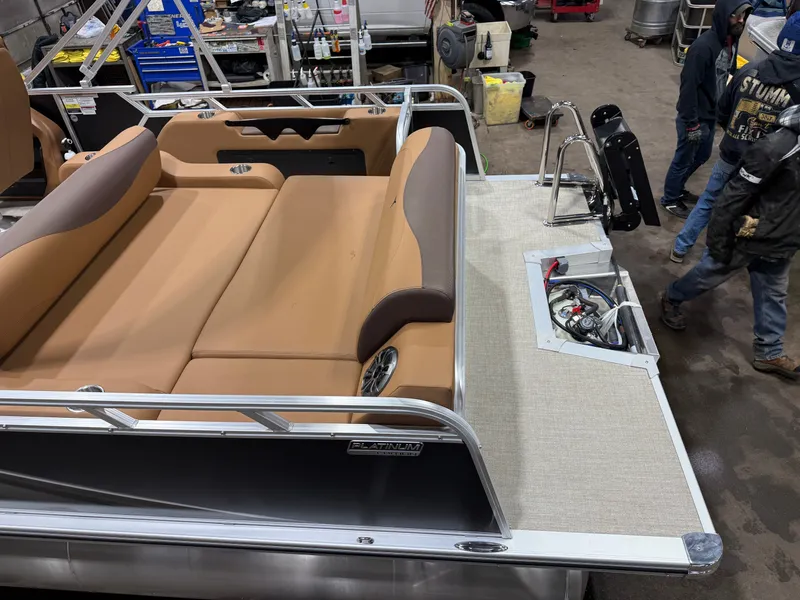 Slide: The Image of Tahoe LTZ 2385 Swingback (VRL) & Honda 4-Stroke EFI 2026 - 5