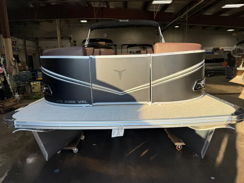 Slide: The Image of Tahoe LTZ VRL 2385 Swingback & 4-Stroke 2026 - 34