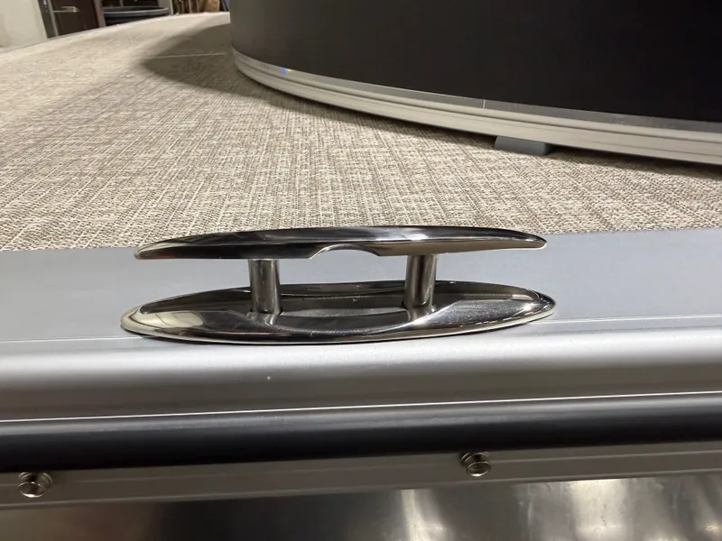 Slide: The Image of Tahoe LTZ VRL 2385 Swingback & 4-Stroke 2026 - 36