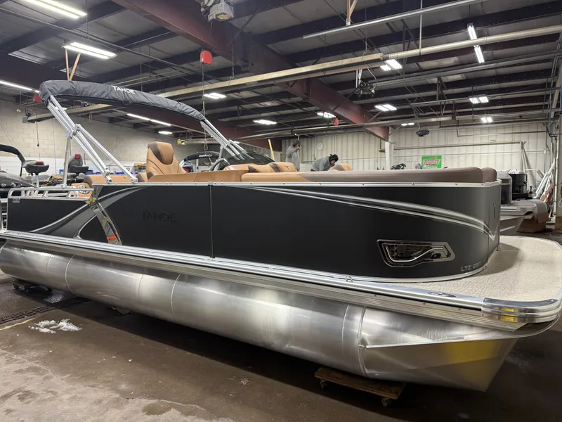 Slide: The Image of Tahoe LTZ VRL 2385 Swingback & 4-Stroke 2026 - 47