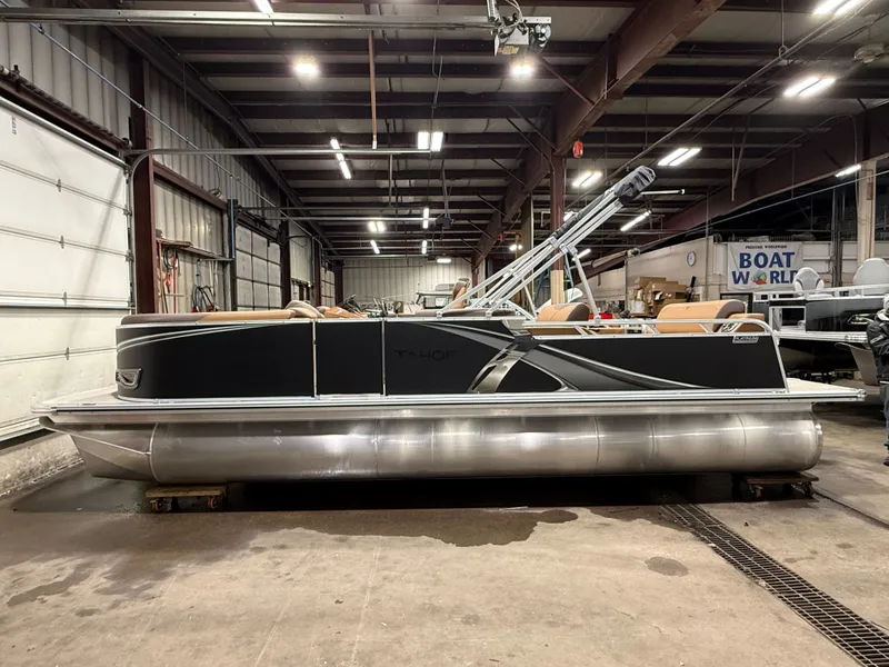 Slide: The Image of Tahoe LTZ VRL 2385 Swingback & 4-Stroke 2026 - 49