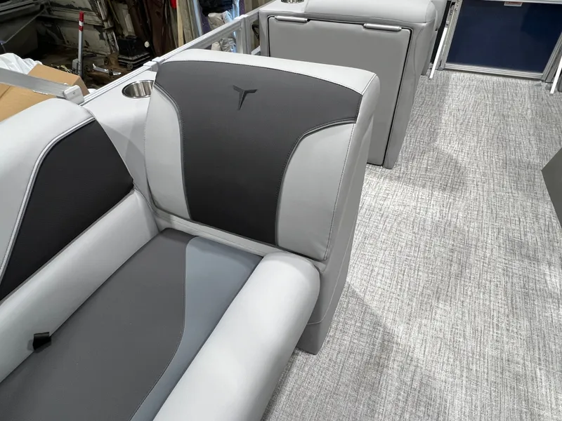 Slide: The Image of Tahoe Sport 2180 Swingback (VRB) & Honda 4-Stroke EFI 2026 - 17