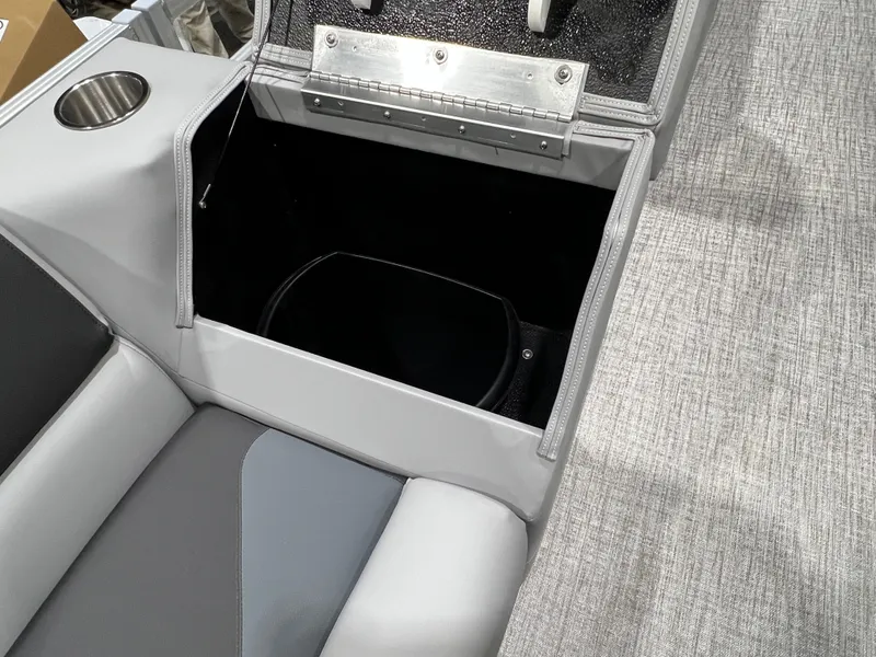 Slide: The Image of Tahoe Sport 2180 Swingback (VRB) & Honda 4-Stroke EFI 2026 - 18