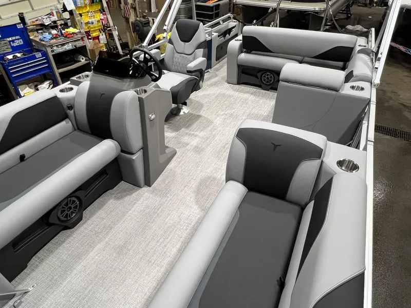 Slide: The Image of Tahoe Sport 2180 Swingback (VRB) & Honda 4-Stroke EFI 2026 - 22