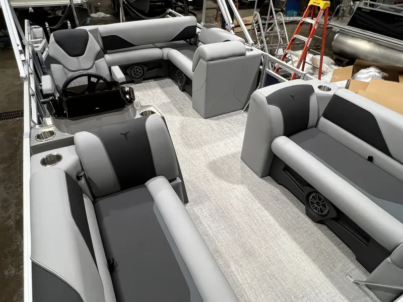 Slide: The Image of Tahoe Sport 2180 Swingback (VRB) & Honda 4-Stroke EFI 2026 - 23