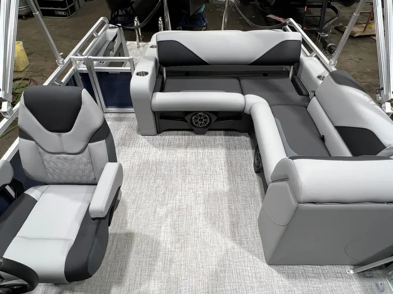 Slide: The Image of Tahoe Sport 2180 Swingback (VRB) & Honda 4-Stroke EFI 2026 - 8