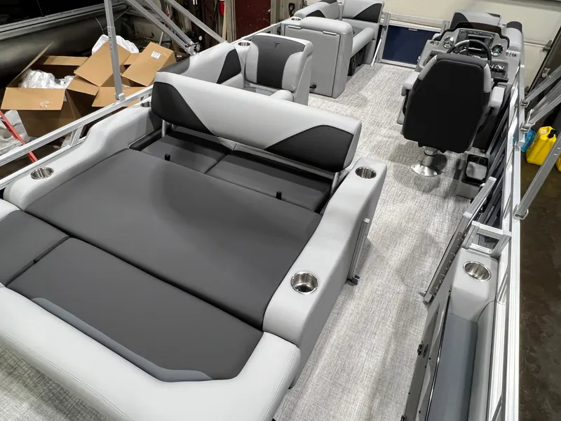 Slide: The Image of Tahoe Sport VRB 2180 Swingback & 4-Stroke $31995 2026 - 25