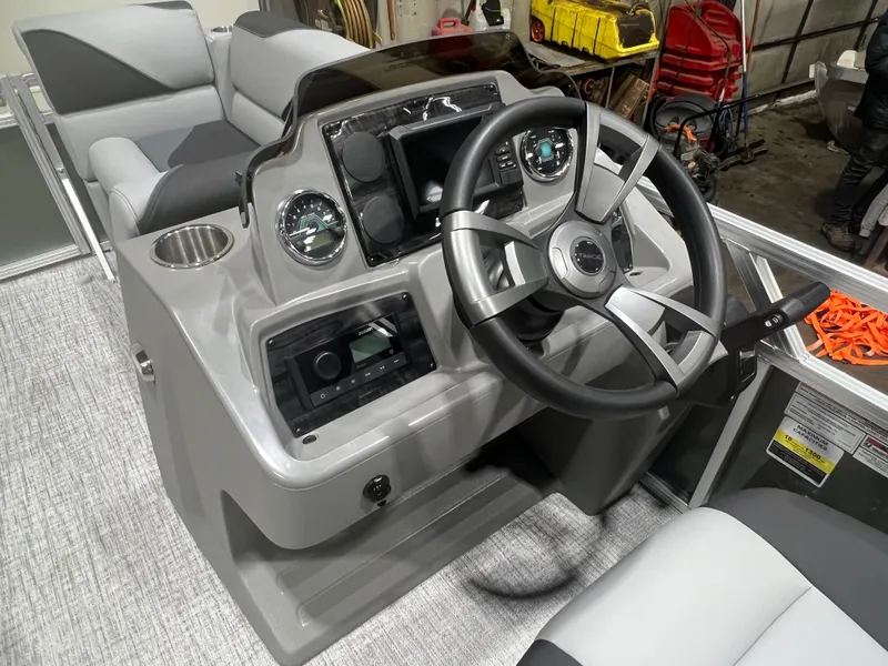 Slide: The Image of Tahoe Sport 2180 Swingback (VRB) & Honda 4-Stroke EFI 2026 - 11