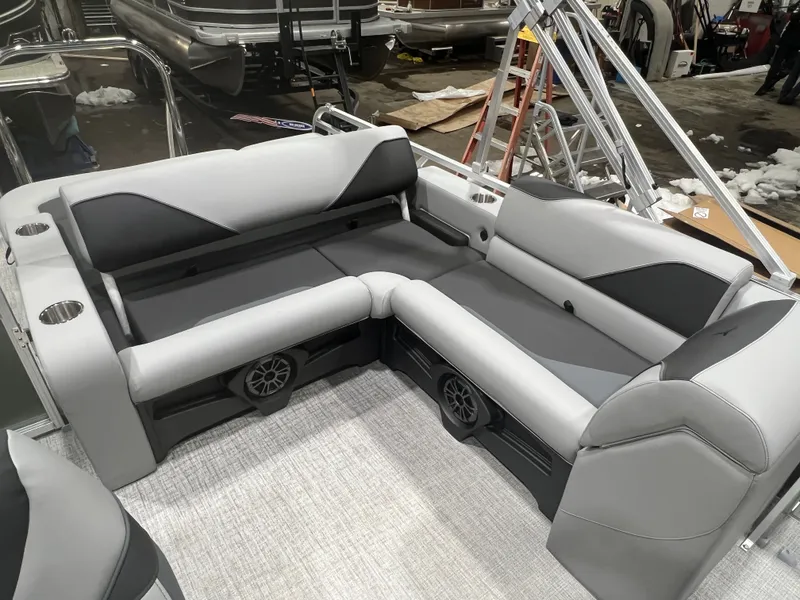 Slide: The Image of Tahoe Sport 2180 Swingback (VRB) & Honda 4-Stroke EFI 2026 - 14