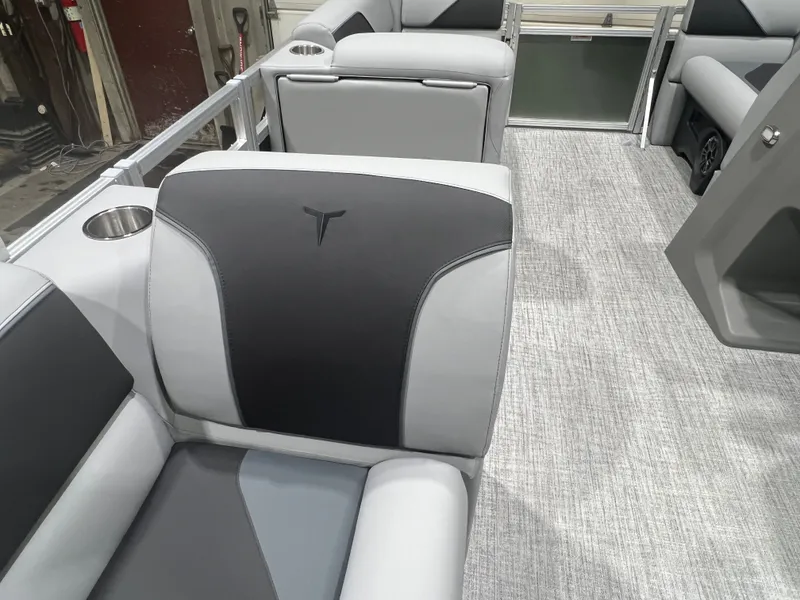 Slide: The Image of Tahoe Sport 2180 Swingback (VRB) & Honda 4-Stroke EFI 2026 - 17